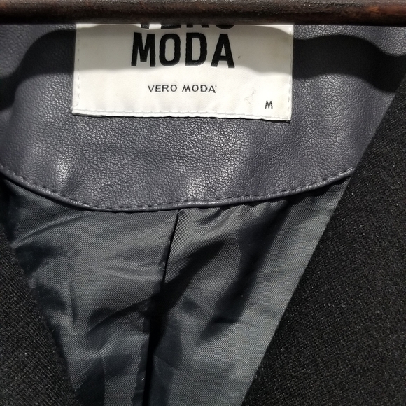 Jacket - Picture 2 of 3